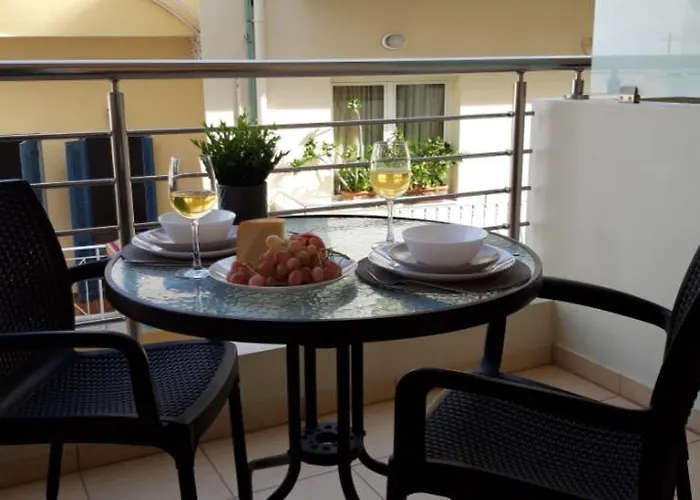 Filora Apartment In The City Center